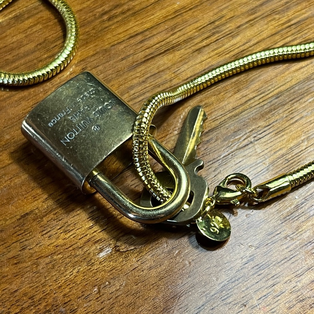 Louis Vuitton Gold Lock On off brand chain No 336 Works. Authentic - Picture 2 of 4